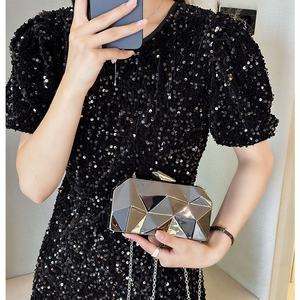 Borse a Tracolla Classiche in Acrilico 2026, Pochette Metalliche da Donna, Eleganti Borse da Sera per Banchetti con Catena, Borse Uniche - Product Image 2