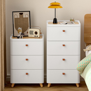 Armoire multifonctionnelle à cinq tiroirs avec pieds en bois pour le rangement de la chambre et l'utilisation au bureau - Product Image 1