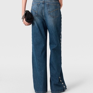 กางเกงยีนส์ทรงตรงขาบานประดับกระดุม ดีไซน์ทันสมัยสำหรับผู้หญิง เอวสูง เหมาะสำหรับฤดูใบไม้ร่วง - Product Image 2