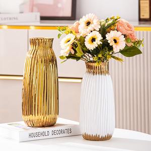 Vase en céramique moderne à bord <span class=keywords><strong>doré</strong></span> dessus <span class=keywords><strong>de</strong></span> <span class=keywords><strong>table</strong></span> vases à fleurs sèches ornements délicats en <span class=keywords><strong>porcelaine</strong></span> - Product Image 2