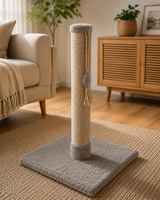 Tiang Garukan Kucing dari Tali Sisal dengan Mainan Gantung