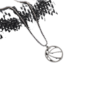 Nueva <span class=keywords><strong>serie</strong></span> deportiva para hombres y mujeres, accesorios de Hip-Hop de acero inoxidable, colgante geométrico de baloncesto, collar de clavícula a la moda - Product Image 1