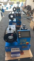 Vente directe d'usine CNC contrôlée numériquement avec 13 ensembles de matrices 1/8-2 ''4SH coudes à sertir P32 Machine de sertissage de tuyau hydraulique