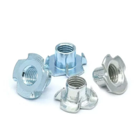 Tuerca en T DIN1624 de 4 Puntas M4 M6, Tuerca de Inserción de Cuatro Garras de Acero Galvanizado con Recubrimiento de Zinc, Clase 4.8, para Muebles y Carpintería