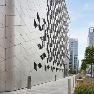 Panel de Revestimiento de Fachada de Pared Cortina de Aluminio Perforado para Edificios Comerciales, Oficinas, Hoteles y Centros Comerciales - Product Image 1