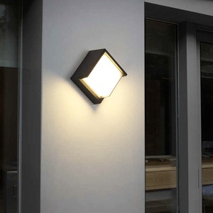 Oem ODM tùy chỉnh Rome phong cách ngoài trời Đèn tường vật liệu nhôm dẫn nguồn ánh sáng không thấm nước bên ngoài đèn trang trí - Product Image 1