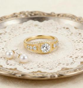 Bague en argent sterling S925 brossé avec plusieurs pierres de moissanite, bande de 7 mm de large, plaquée or 14 carats, bijou de luxe pour femme - Product Image 3
