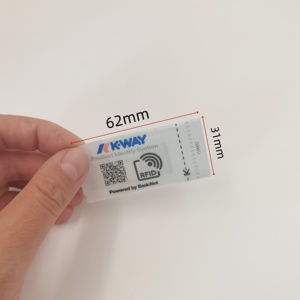 Sewable HF 13.56MHz NFC UHF 860-960MHz RFID dệt <span class=keywords><strong>tag</strong></span> nhãn với độc đáo mã <span class=keywords><strong>QR</strong></span> và số serial và cắt dòng - Product Image 1