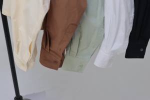 قميص نسائي عالي الجودة 100% قطن بأكمام طويلة، مريح للبشرة وقابل للتنفس، مناسب للأعمال والملابس الكاجوال، يمكن ارتداؤه بطريقتين، قميص يومي للسيدات في المكتب - Product Image 3