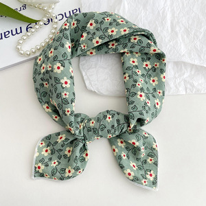 Pañuelo de Cuello Pequeño Cuadrado de Algodón para Mujer, Diseño Floral Elegante con Estampado Digital, Estilo Coreano, Transpirable, para Uso Diario en Verano - Product Image 4