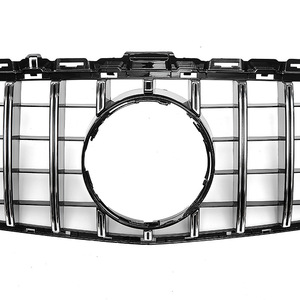 Grille de remplacement noire ABS à rayures verticales argentées pour Mercedes-Benz Classe C W205 2015-2018 - Product Image 4