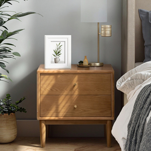 طاولة سرير عصرية من خشب الدردار الصلب بتصميم اسكندنافي بسيط مع درجين للتخزين في غرفة النوم وغرفة المعيشة - Product Image 1