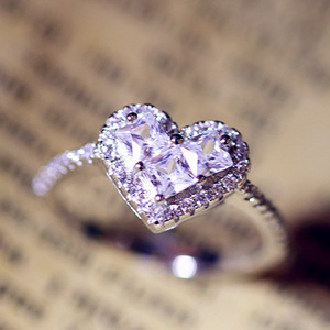 Anello a forma di cuore per donna, elegante e dolce gioiello da dito alla moda - Product Image 1