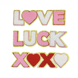 Parches personalizados de chenilla con purpurina PARA EL Día de San Valentín con letras planchadas hechas de materiales atractivos - Product Image 2
