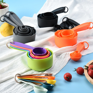 Venta al por mayor de fábrica: Juego de 10 piezas de utensilios de repostería coloridos, contenedor de plástico PP para <span class=keywords><strong>leche</strong></span> <span class=keywords><strong>en</strong></span> <span class=keywords><strong>polvo</strong></span> y tazas y cucharas medidoras para DIY. - Product Image 4