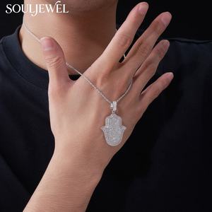Pendentif Main de Fatma en Moissanite VVS1, Collier en Argent Sterling S925 entièrement serti de pierres, certifié GRA, passe le test du diamant, style Hip Hop pour Hommes - Product Image 2