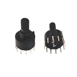 Interruptor Rotatorio Unipolar Multivoltaje de Alta Estabilidad con Eje Moleteado Aislado y Selector de Posición 16mm -10~+70 - Product Image 1