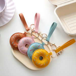 Porte-clés en cuir de haute qualité, pendentif en forme de beignet, pour couples ou voiture, accessoire élégant et personnalisable - Product Image 1