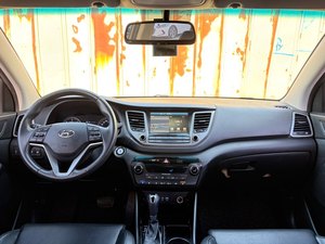 Auto Usado Coreano, Elegante, 2017, GRIS, SUV Diésel Totalmente Nuevo con Freno Eléctrico, un Auto de Calidad Coreana - Product Image 5