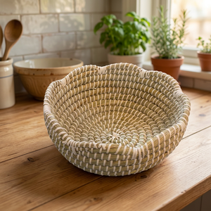 Panier de rangement rond en jonc de mer tressé, bol de service festonné en osier, organisateur de fruits et de pain pour la maison, la cuisine et l'hôtel - Product Image 1