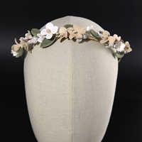Serre-tête Bohème Fait Main en Résine et Argile avec Feuilles en PU et Perles, Diadème de Mariée pour la Photographie de Mariage