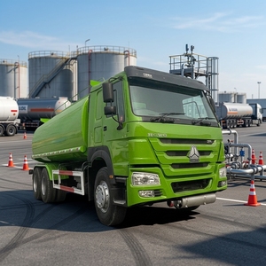 Camion-citerne d'<span class=keywords><strong>occasion</strong></span> Haowo 6x4 à 10 roues de Shuangche Heavy Industry. Capacité : 20 000 <span class=keywords><strong>litres</strong></span>. Prix bas pour la vente. - Product Image 1