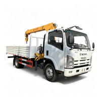 Grue à flèche pliante professionnelle de 3,2 tonnes montée sur camion avec stabilisateurs pour un chargement de marchandises flexible et une logistique de construction
