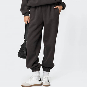 Vêtements de rue Ensemble de pièces d'entraînement Logo personnalisé Sweat à capuche d'entraînement Jogger Survêtement Femmes Surdimensionné Polaire Éponge Survêtement - Product Image 5