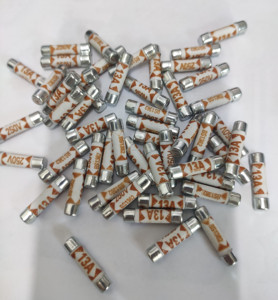 Bs1362 13A 6x25 mét gốm cầu chì 6*25 mét Đồng cap xem thứ hai ảnh fues Hot Bán - Product Image 3