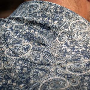 เสื้อกอล์ฟพิมพ์ลายสีฟ้าอ่อน ไม่มีปก ติดกระดุมมุก สำหรับผู้หญิงและผู้ชาย ไซส์ใหญ่ แบรนด์ Pique Custom รุ่น Suns Out UPF Luxury - Product Image 5