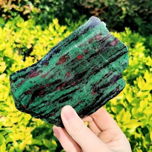 Ruby Zoisite Slice tallada curación cristal cuarzo losa piedra preciosa para artesanía o mascota decorativa, alrededor de 1-4 piezas por <span class=keywords><strong>kilo</strong></span> - Product Image 4