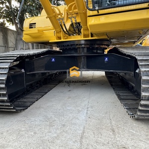 Excavatrice sur chenilles Komatsu PC210LC d'occasion en excellent état, 90% neuve, à vendre - Product Image 3