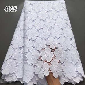 Tessuto in Pizzo Guipure Africano <span class=keywords><strong>Bianco</strong></span> con <span class=keywords><strong>Paillettes</strong></span> di Lusso 2024 Nuovo Pizzo Idrosolubile per Abiti da Sposa Nigeriani 4025 - Product Image 6