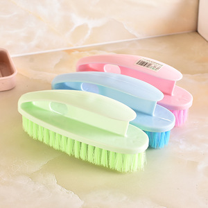 Brosse à linge multifonctionnelle en plastique à poils souples avec manche pour nettoyer les vêtements, les chaussures et l'usage domestique - Product Image 4