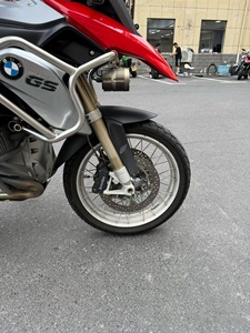 Motocicleta de Segunda Mano, Motocicleta Usada de Aventura, Marca Alemana, Modelo <span class=keywords><strong>1200GS</strong></span>, Color Plata y Rojo, 33500 km - Product Image 3