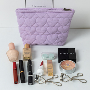 Bolsa de viaje de gran capacidad, bolsa de cosméticos Puffer, regalo del Día de San Valentín para mujer, corazón acolchado, lindo bordado Puffer, maquillaje de belleza - Product Image 3