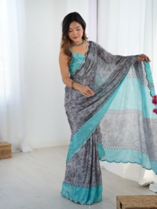 Sari élégant en chinnon lourd à imprimé floral gris avec bordure turquoise pour femmes, tenue de mariage, sari indien - Product Image 6