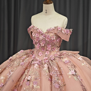 5764 Hermosos Vestidos de Fiesta de Graduación con Flores Rosadas y Escote Corazón - Product Image 5