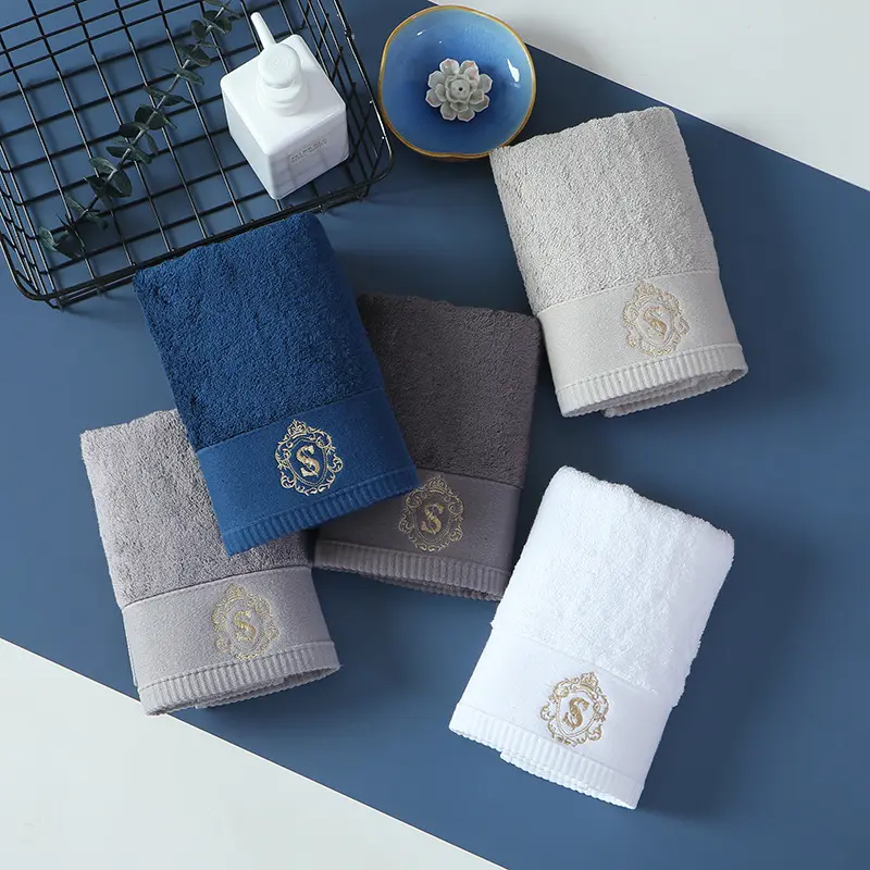 Saf pamuk beyaz ürünleri üç set ile beş yıldızlı otel özel ev malzemeleri havlu banyo havlusu
