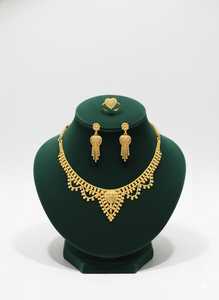 Collar SAUTOIR con Placa de Oro de 24K, Collar Largo de Moda Chapado en Oro con Aspecto Pulido, Diseñado para Complementar Joyas Refinadas - Product Image 2