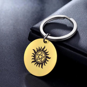 Regalo per Coppie: Portachiavi Ispirato a Supernatural con Scritta JERK - Product Image 2