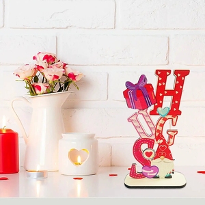 Decoraciones para fiestas temáticas del Día de San Valentín, tarjeta de felicitación creativa con elementos de gnomo y corazón, adorno de escritorio de madera - Product Image 5