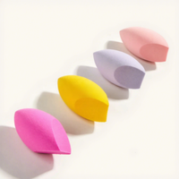 Éponge de Maquillage en Polyuréthane Lavable Ultra Douce en Forme d'Œuf Goutte d'Eau Sans Latex, Faible MOQ, Vente en Gros Beauty Planet