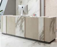 Bureau de réception incurvé en bois fini brillant, surface acrylique solide, design moderne, dimensions standard