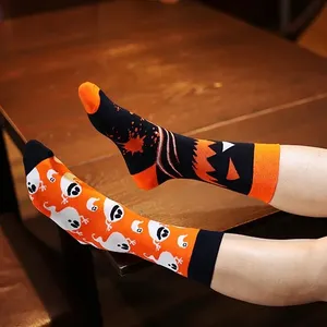 Spot Damenfest Attraktionen Crew Socken Herren weiche Baumwollsocken Damen uneinzelte Horror-Themen-Socken