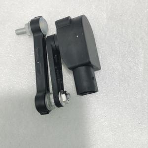 Capteur de hauteur de véhicule 7L6616571 pour système de suspension Audi, pièce de rechange - Product Image 1