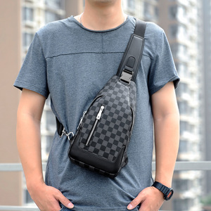 <span class=keywords><strong>2025</strong></span> Dusen Người Đàn Ông Của Thời Trang PVC Kangaroo Ngực Túi Dây Kéo Đóng Cửa Crossbody Vai Ba Lô Cho Cross-Biên Giới Sử Dụng - Product Image 4