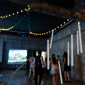 Vente chaude baguette magique en lévitation <span class=keywords><strong>bougie</strong></span> télécommande lampe sans flamme cône LED bougies pour la décoration de mariage de fête d'halloween - Product Image 4