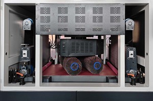 Máquina Desbarbadora Automática de Chapa Metálica Newstec R-RD800mm para Piezas Estampadas Cortadas con Láser, Eliminación de Rebabas, Redondeo de Bordes - Product Image 4