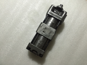 Pompe à engrenages interne hydraulique haute performance série QT, capacité de 40 cc/rev à 80 cc/rev, modèle QT61-160/200/250 - Product Image 4